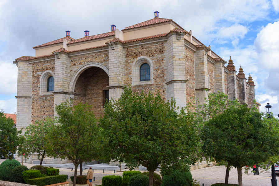 Huelva - Aracena 10 - parroquia de Nuestra Señora de la Asunción.jpg